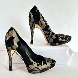 Alice + Olivia gold black damask heels 7.5